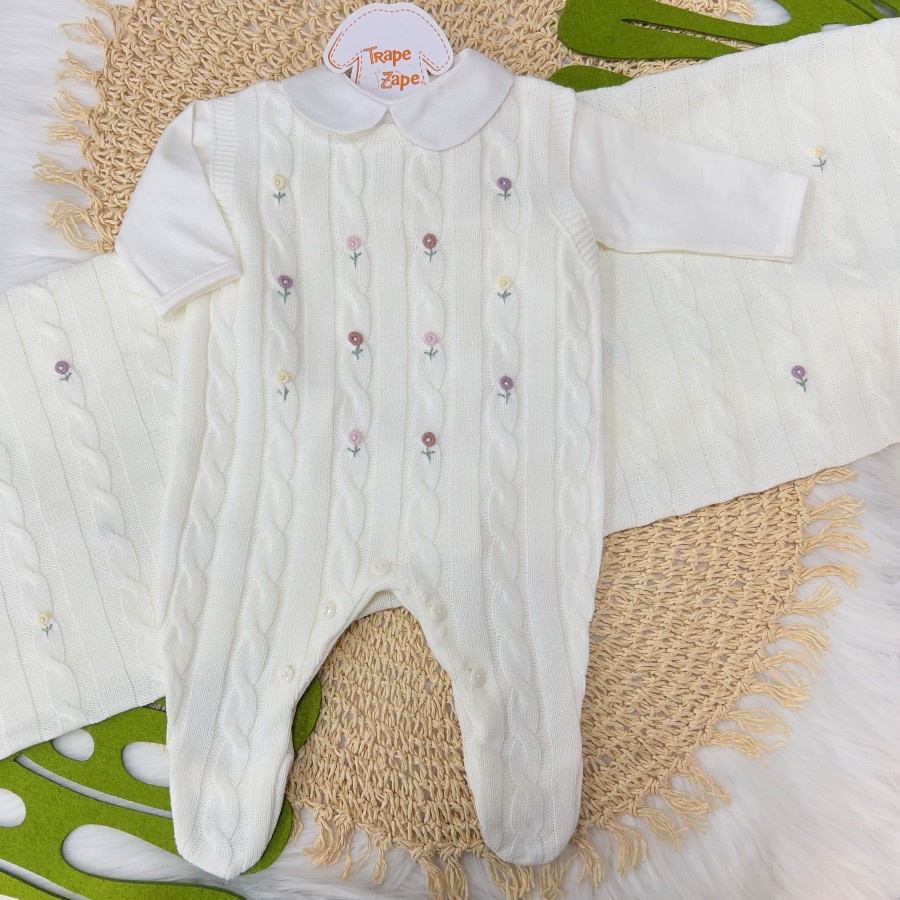     Saída de Maternidade Ivone - Off White e Flores Tons Pasteis